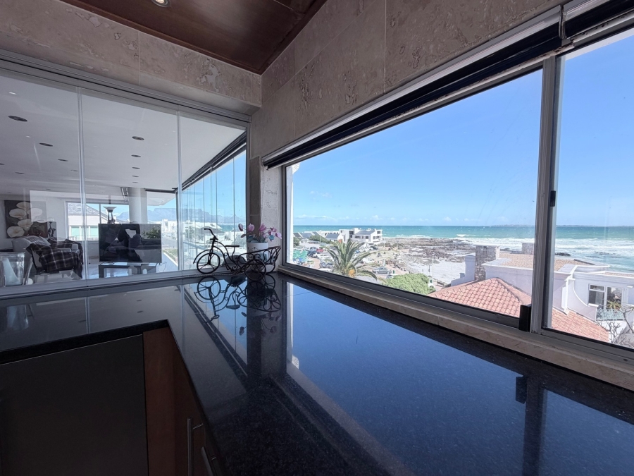 7 Bedroom Property for Sale in Bloubergstrand Western Cape